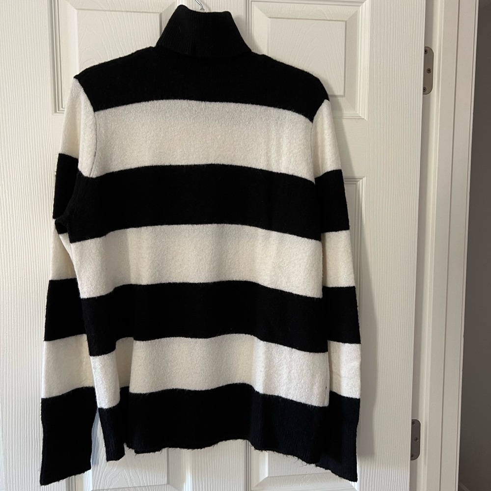 Sweater Size M